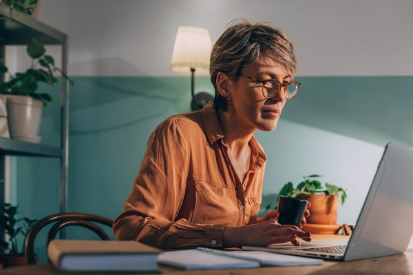 woman on laptop